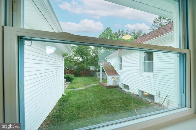 3533 WOODBURN RD, Annandale, VA 22003
