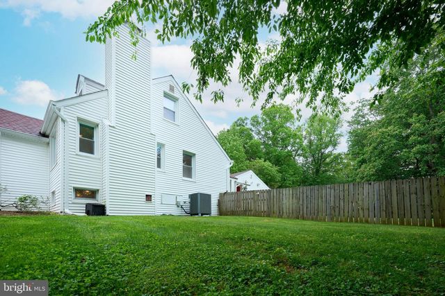 3533 WOODBURN RD, Annandale, VA 22003
