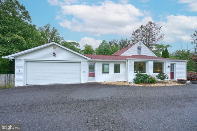 3533 WOODBURN RD, Annandale, VA 22003
