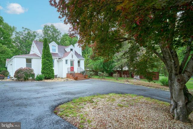 3533 WOODBURN RD, Annandale, VA 22003