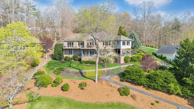 274 Village LN, Moneta, VA 24121