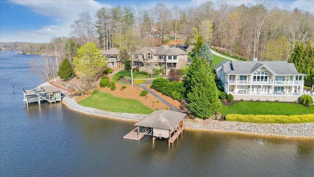 274 Village LN, Moneta, VA 24121