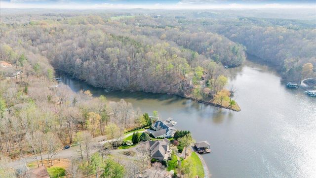 274 Village LN, Moneta, VA 24121