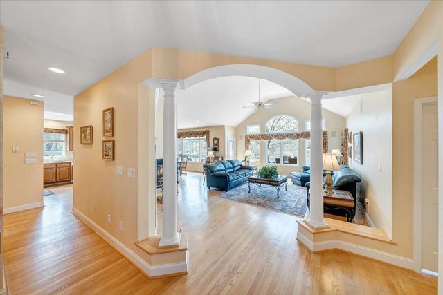 274 Village LN, Moneta, VA 24121