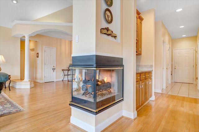 274 Village LN, Moneta, VA 24121