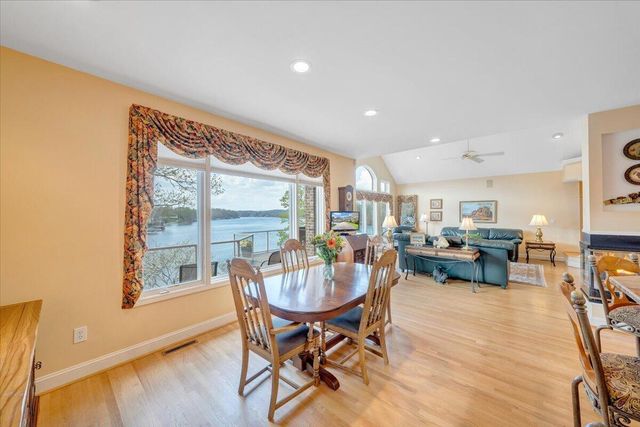 274 Village LN, Moneta, VA 24121