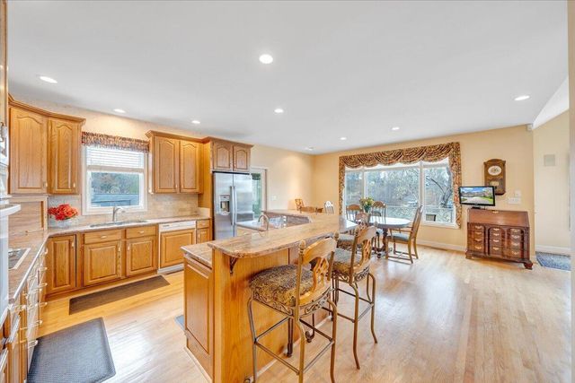 274 Village LN, Moneta, VA 24121