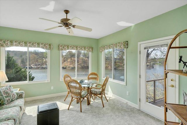 274 Village LN, Moneta, VA 24121