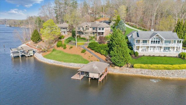 274 Village LN, Moneta, VA 24121