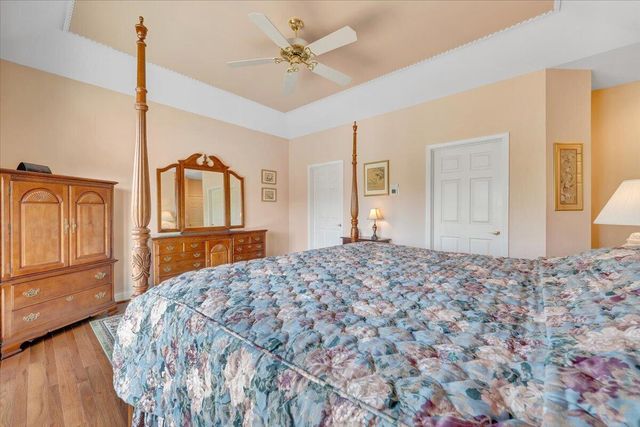 274 Village LN, Moneta, VA 24121