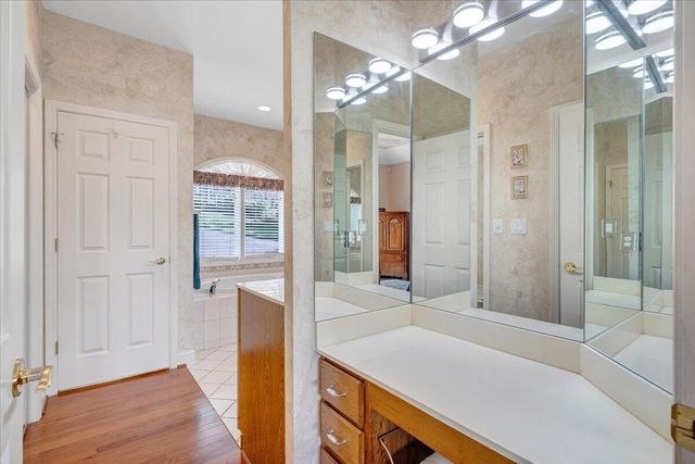 274 Village LN, Moneta, VA 24121