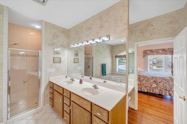 274 Village LN, Moneta, VA 24121