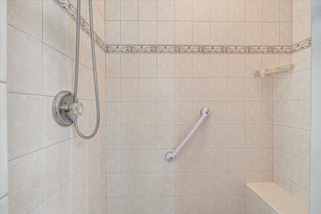 274 Village LN, Moneta, VA 24121