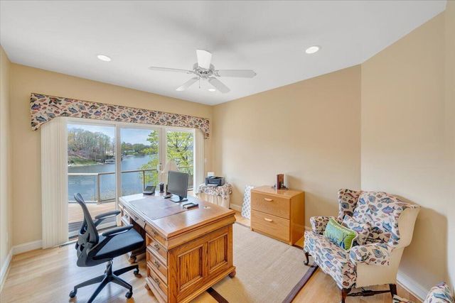 274 Village LN, Moneta, VA 24121