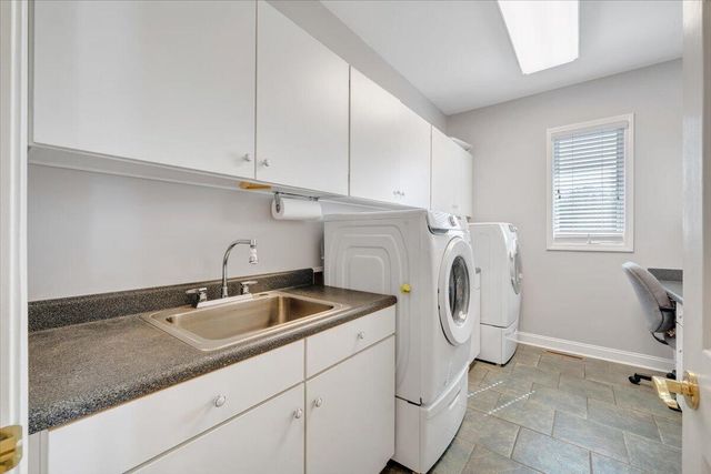 274 Village LN, Moneta, VA 24121