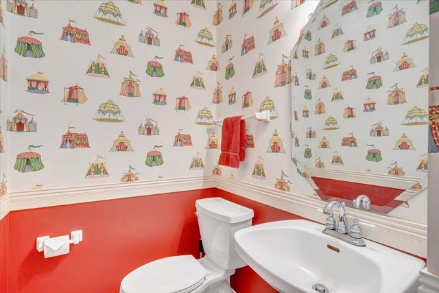 274 Village LN, Moneta, VA 24121