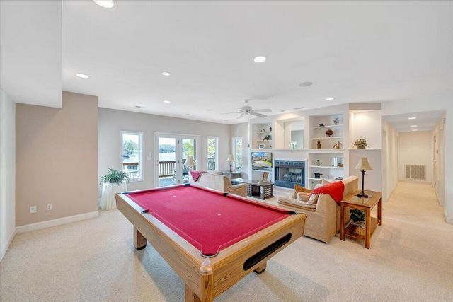 274 Village LN, Moneta, VA 24121