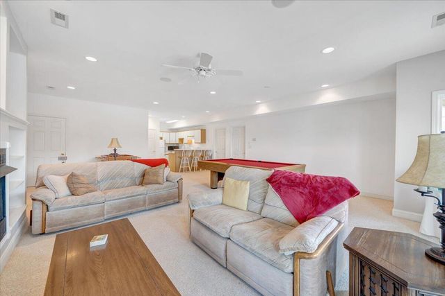 274 Village LN, Moneta, VA 24121