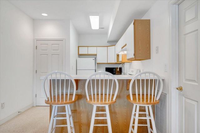 274 Village LN, Moneta, VA 24121