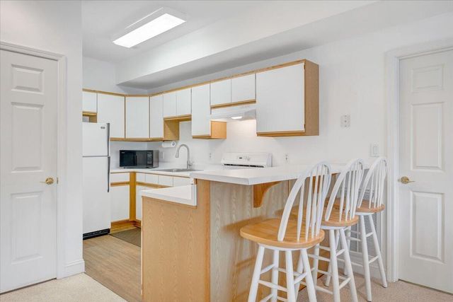 274 Village LN, Moneta, VA 24121