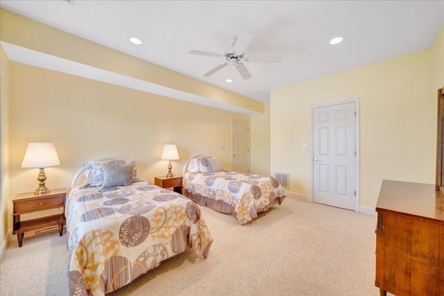 274 Village LN, Moneta, VA 24121