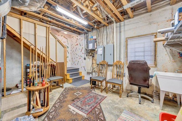 274 Village LN, Moneta, VA 24121