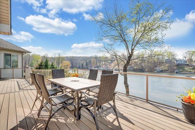 274 Village LN, Moneta, VA 24121