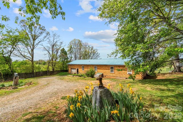 120 Lillie Lane, Marshall, NC 28753