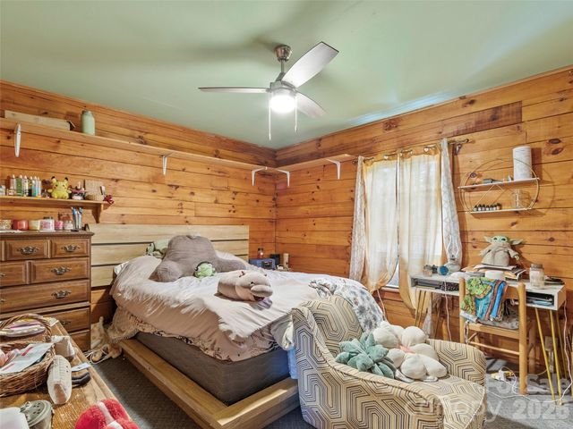 120 Lillie Lane, Marshall, NC 28753