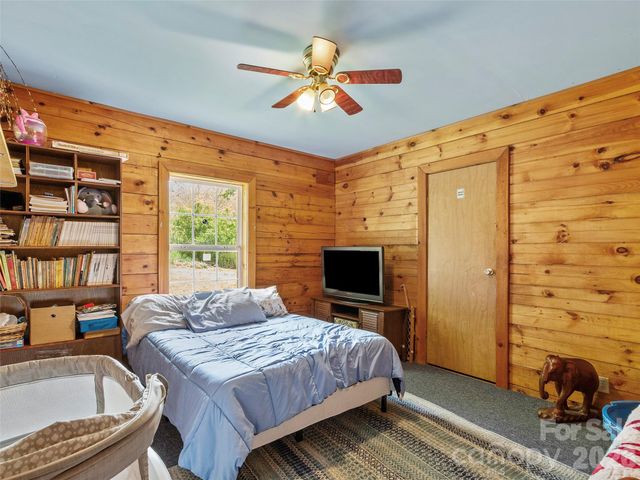 120 Lillie Lane, Marshall, NC 28753