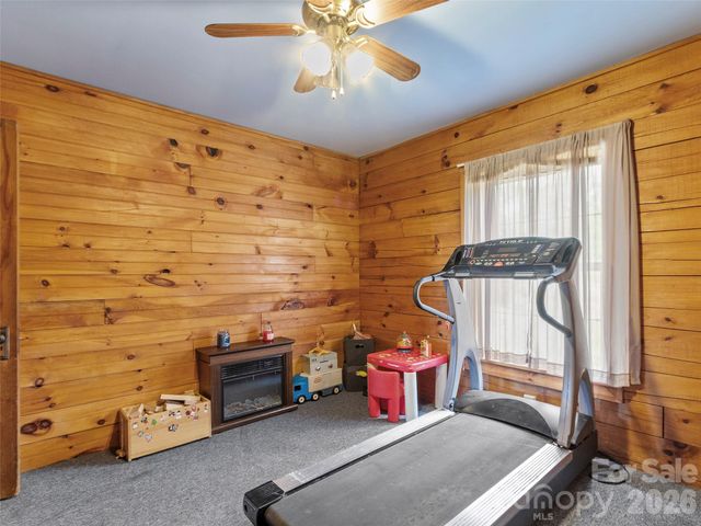 120 Lillie Lane, Marshall, NC 28753
