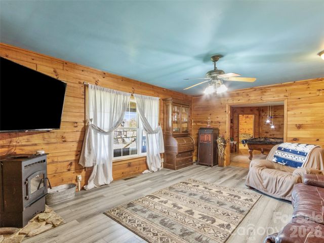 120 Lillie Lane, Marshall, NC 28753