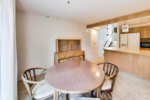 307 Crestwood Village, Northfield, IL 60093