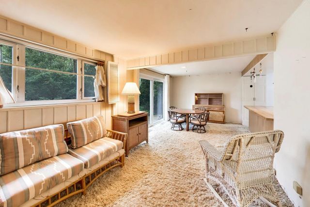 307 Crestwood Village, Northfield, IL 60093