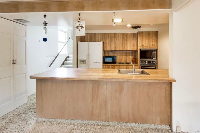 307 Crestwood Village, Northfield, IL 60093