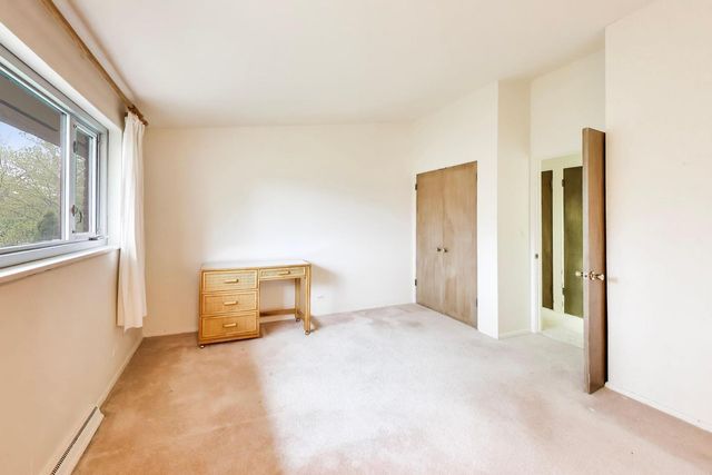 307 Crestwood Village, Northfield, IL 60093