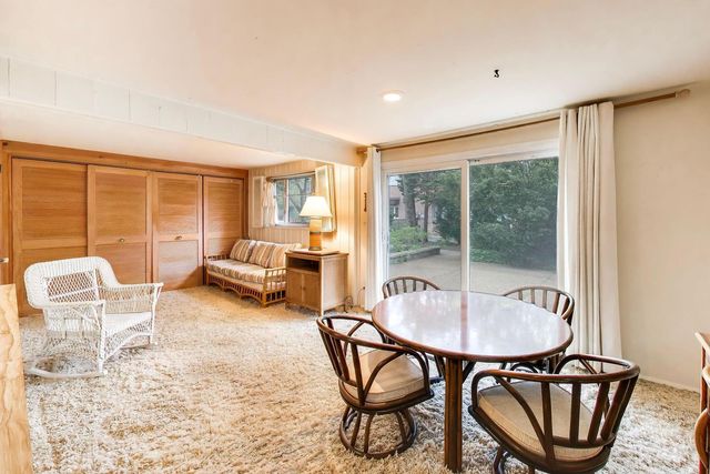 307 Crestwood Village, Northfield, IL 60093