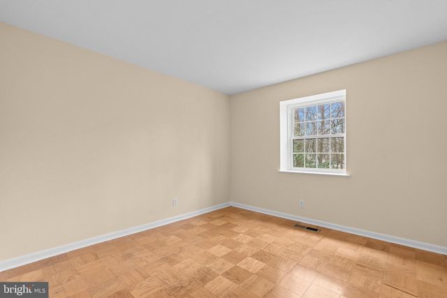 5920 WESTCHESTER PARK DR, College Park, MD 20740