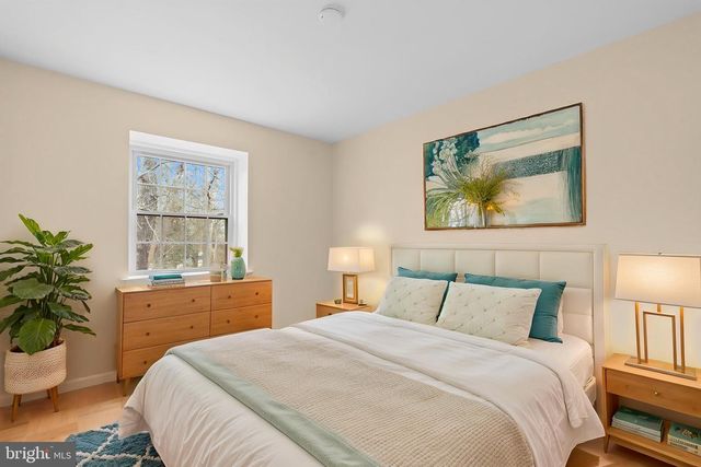 5920 WESTCHESTER PARK DR, College Park, MD 20740