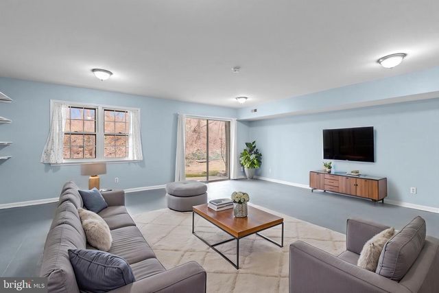 5920 WESTCHESTER PARK DR, College Park, MD 20740