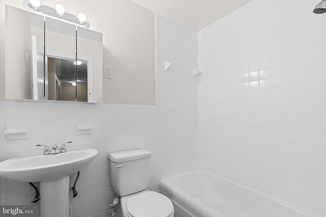 5920 WESTCHESTER PARK DR, College Park, MD 20740