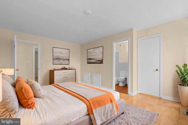 5920 WESTCHESTER PARK DR, College Park, MD 20740