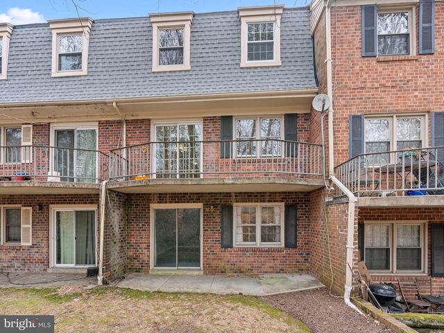 5920 WESTCHESTER PARK DR, College Park, MD 20740