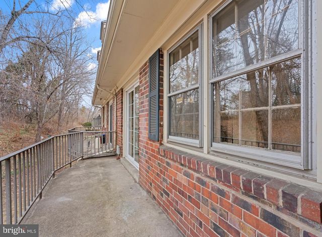 5920 WESTCHESTER PARK DR, College Park, MD 20740