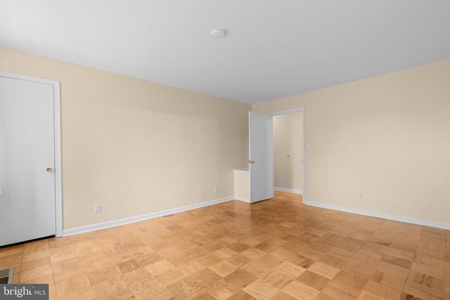 5920 WESTCHESTER PARK DR, College Park, MD 20740