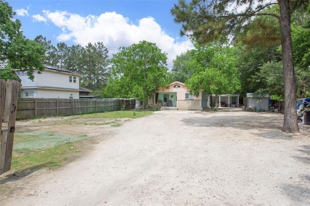 109 County Road 3413, Cleveland, TX 77327