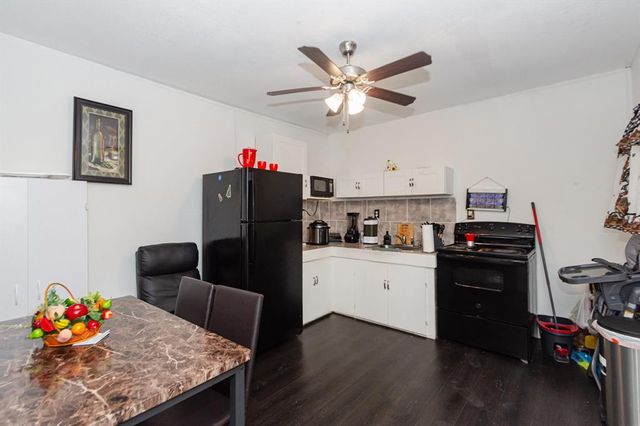 109 County Road 3413, Cleveland, TX 77327