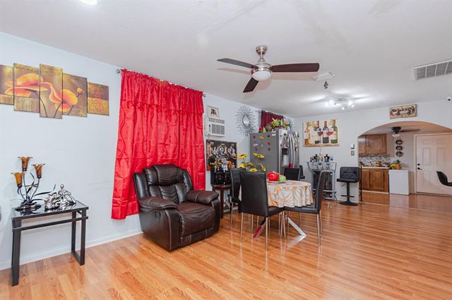 109 County Road 3413, Cleveland, TX 77327