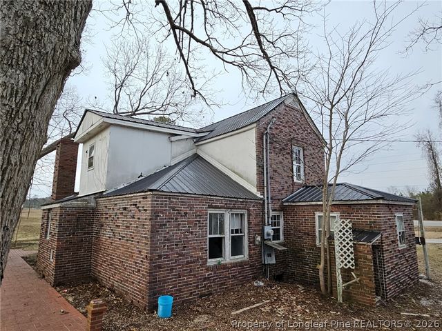 1737 W Carthage Road, Lumberton, NC 28360