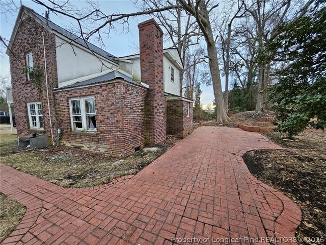 1737 W Carthage Road, Lumberton, NC 28360